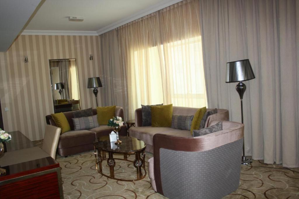 Al Azmi Hotel 115 Sharjah Luaran gambar