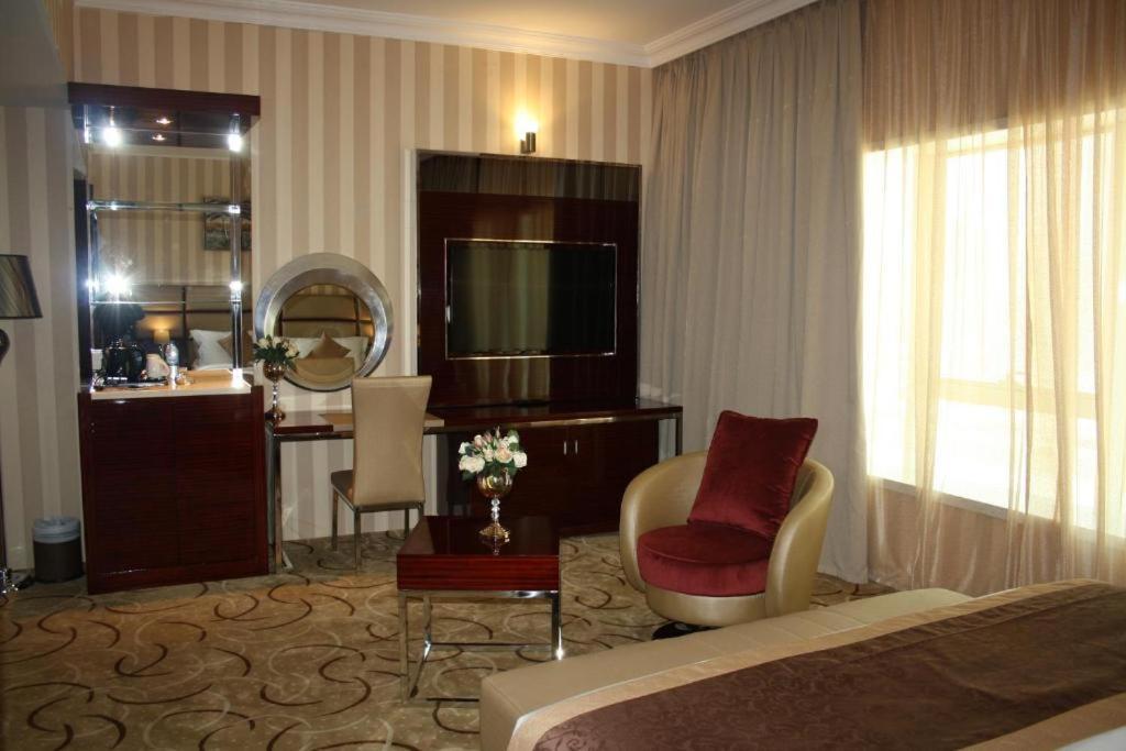 Al Azmi Hotel 115 Sharjah Luaran gambar