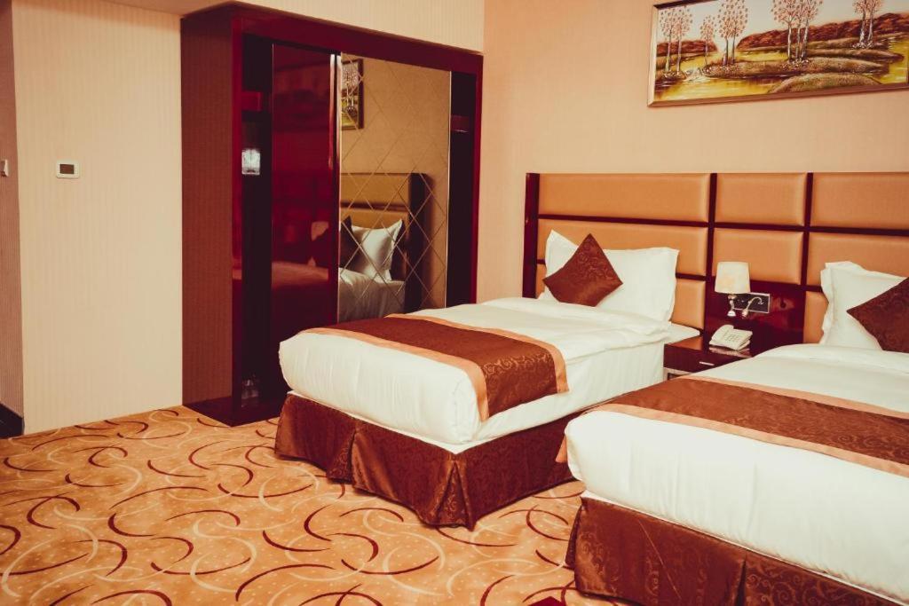 Al Azmi Hotel 115 Sharjah Luaran gambar