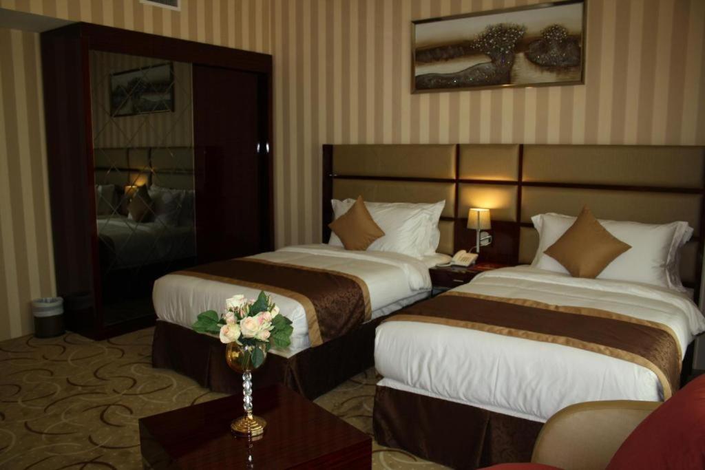 Al Azmi Hotel 115 Sharjah Luaran gambar