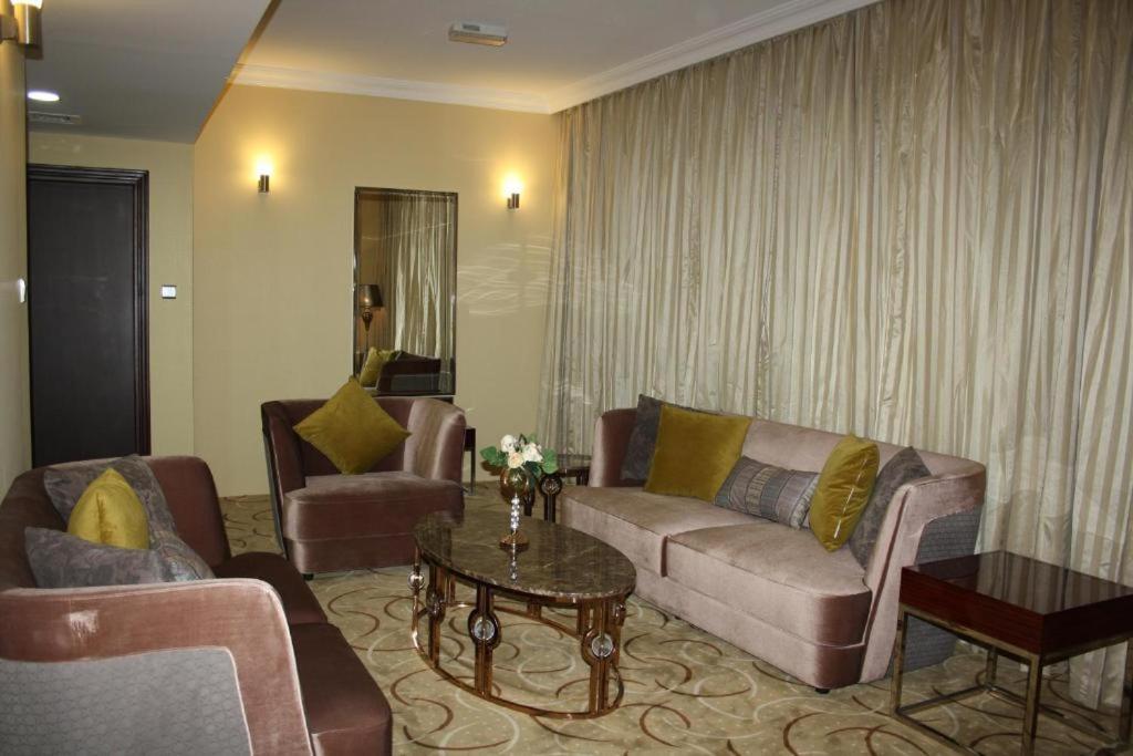 Al Azmi Hotel 115 Sharjah Luaran gambar