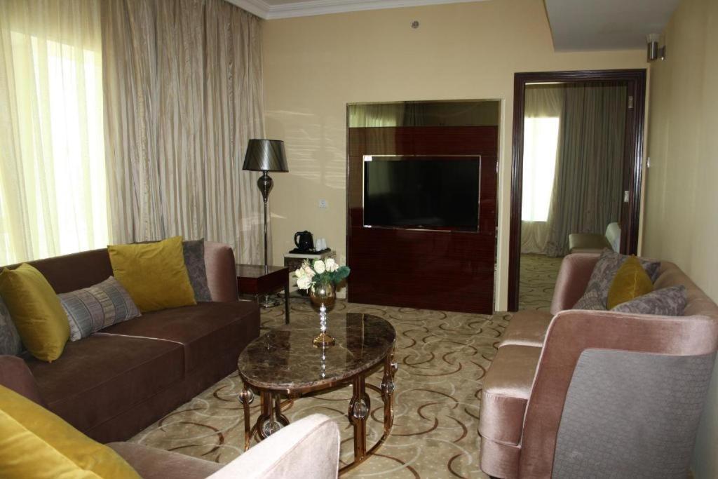 Al Azmi Hotel 115 Sharjah Luaran gambar