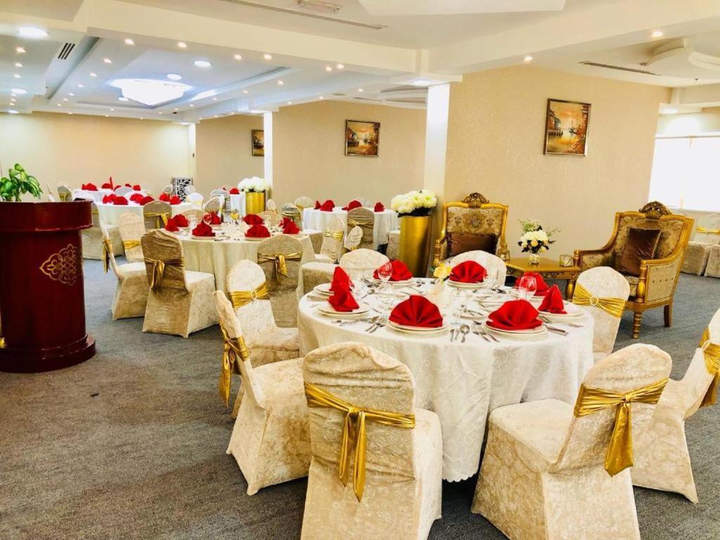 Al Azmi Hotel 115 Sharjah Luaran gambar