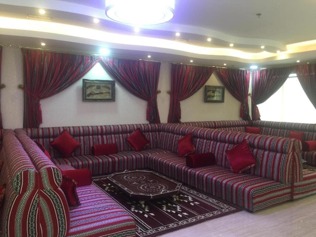 Al Azmi Hotel 115 Sharjah Luaran gambar