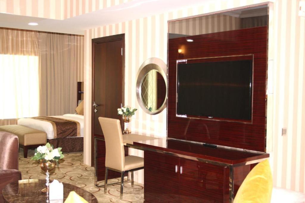 Al Azmi Hotel 115 Sharjah Luaran gambar