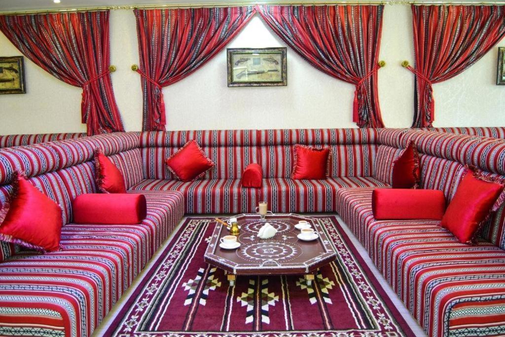 Al Azmi Hotel 115 Sharjah Luaran gambar
